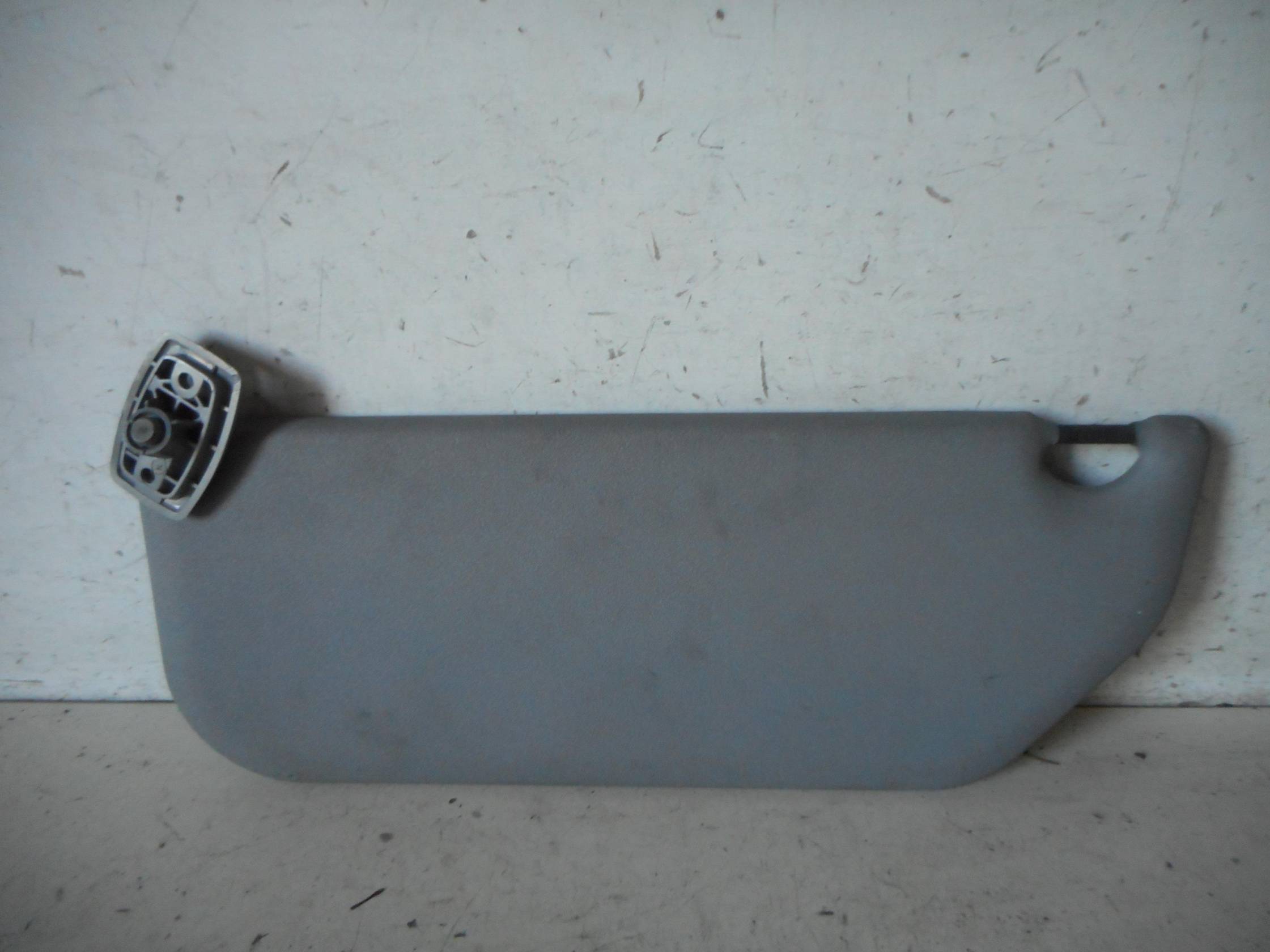 Aletta parasole parabrezza dx.